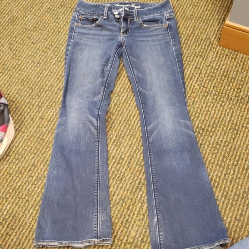 American eagle Artist size 2 REG jeans